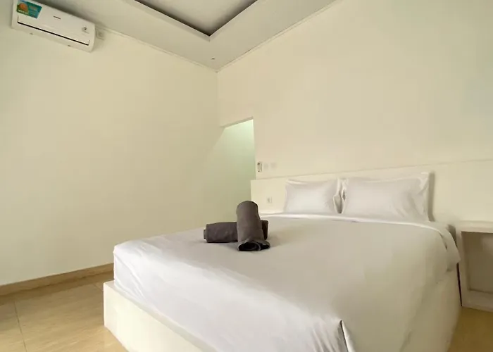 Side Retreat & Hot Spring Villa Kubupenlokan